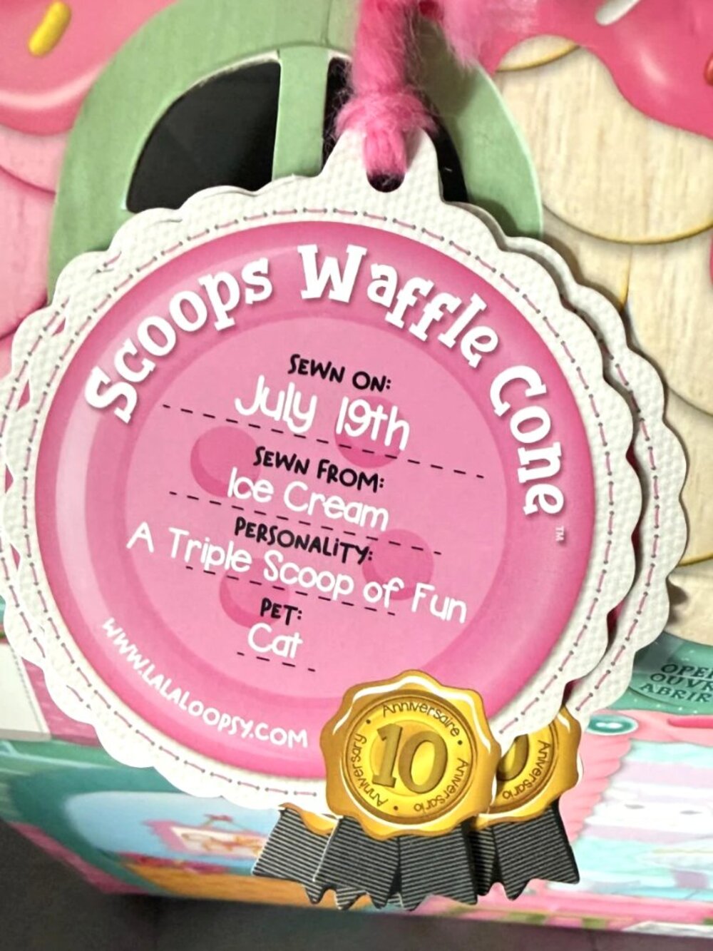 Lalaloopsy Doll Scoops Waffle Cone Silly Hair Pet Cat Toy 10th Anniversary Box - Picture 9 of 15